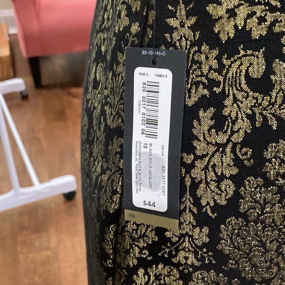 Gorgeous Black & Gold - Picture 3 of 15